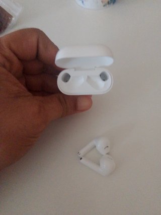 Funda Huawei con sus auriculares