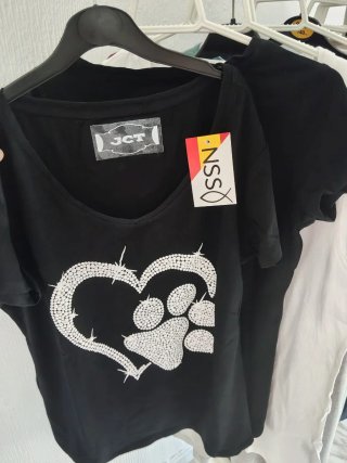 Camiseta de mujer ,varias tallas y modelos.
