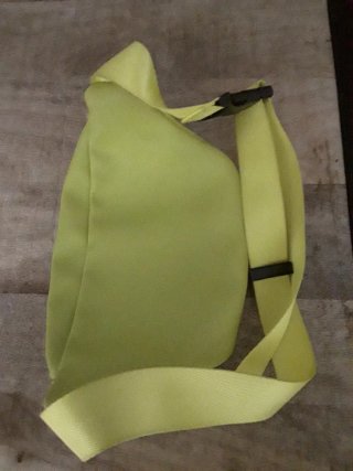 Riñonera Benetton Cuero Verde/Amarillo