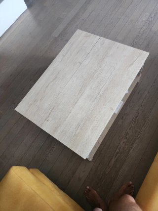 Mesa de centro de madera clara