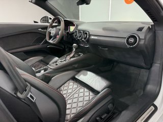 Audi TT Audi TT TT RS 2.5 TFSI 294kW quat S tro Roadster