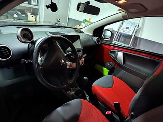 Peugeot 107 "1.0i Urban Move"  2008