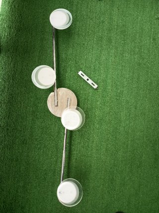 Lámpara de techo 4 focos. 86 cm de largo.