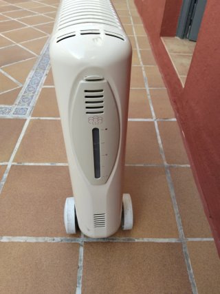 Radiador Aceite Ufesa 1800/2000W con humidificador