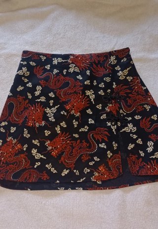 Falda de verano con dragones