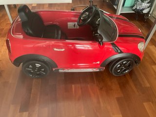 Coche mini rojo para niño