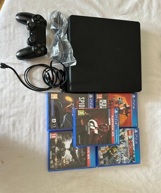 PS4 (PlayStation 4) Negra + 5 Juegos y Mando