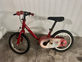 Bicicleta infantil roja