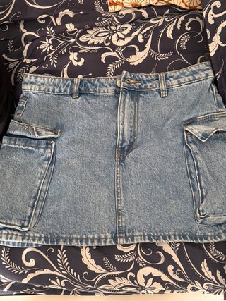 Falda vaquera cargo azul talla 40