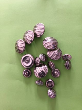 17 Botones Metálicos Plateados