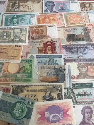 Lote 60 billetes extranjeros variados nuevos