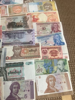 Lote 60 billetes extranjeros variados nuevos