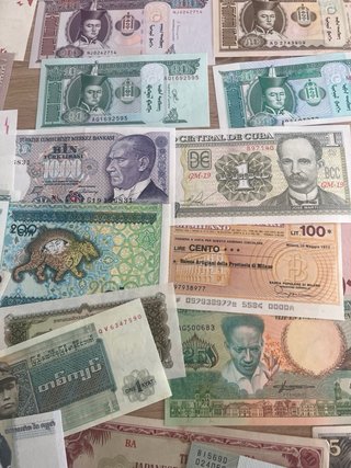 Lote 60 billetes extranjeros variados nuevos