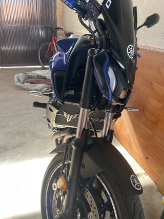 Yamaha MT-07 Azul y Negra