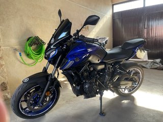 Yamaha MT-07 Azul y Negra