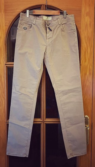 Pantalón beige hombre