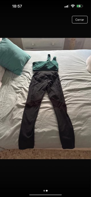 Conjunto deportivo top y leggings
