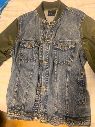 Chaqueta vaquera Bershka verde y azul Talla M