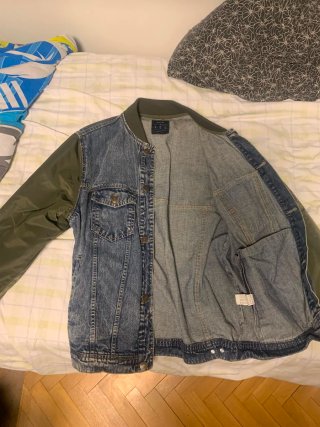 Chaqueta vaquera Bershka verde y azul Talla M