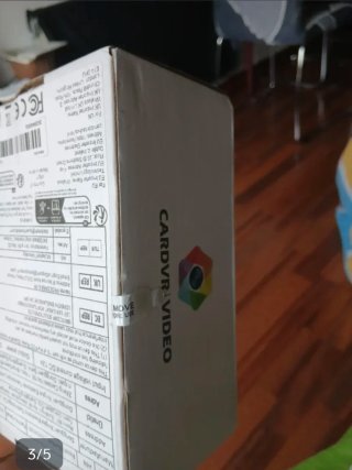 Dashcam FHD 1080p con tarjeta SD 32GB en caja.