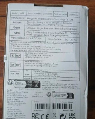 Dashcam FHD 1080p con tarjeta SD 32GB en caja.