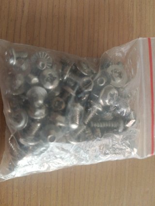 Tornillos para PC y componentes