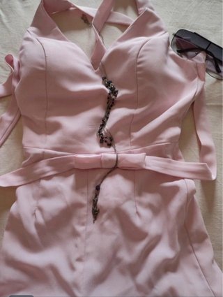 Mono rosa con lazo