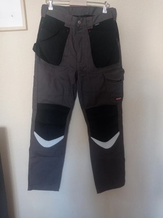 Pantaloncini da lavoro Cofra grigi e neri. Taglia 40