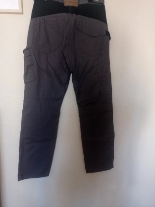 Pantaloncini da lavoro Cofra grigi e neri. Taglia 40