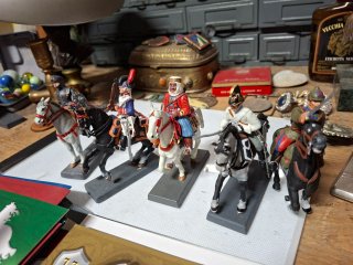Collezione di 30 soldatini a cavallo piombo colora