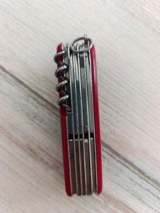 Navaja Suiza y funda.