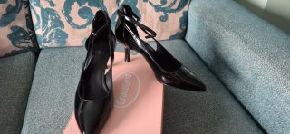 Zapatos de salón Graceland negros. A estrenar.