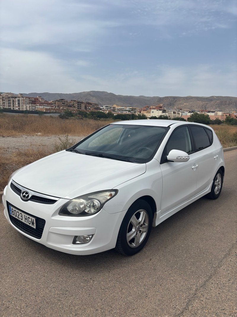 Hyundai i30 2011 - foto 1