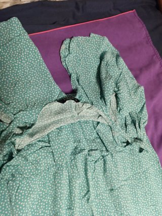 Vestido verde con lunares blancos maternidad