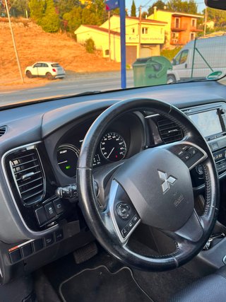 Mitsubishi Outlander 2014