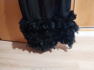 Vestido negro con plumas Talla L