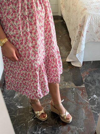 Vestido midi floral rosa sin usar