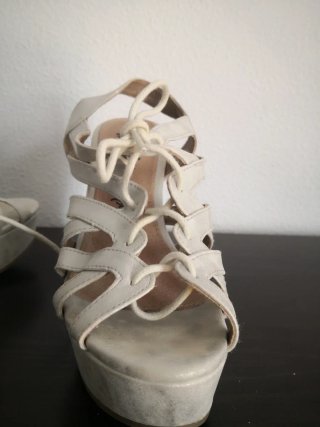 Sandalias Xti plateadas con plataforma 37