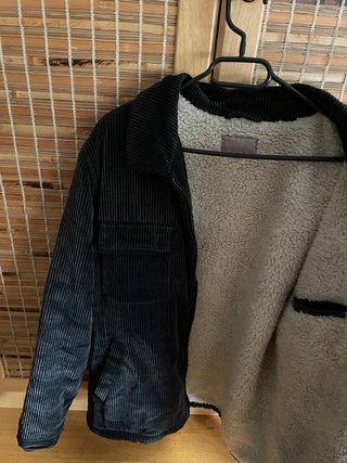 Chaqueta negra de pana con forro