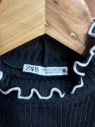 Top Zara Negro Volante Talla S