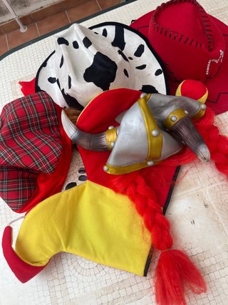 Berretti di costume vari Tutti a 4€