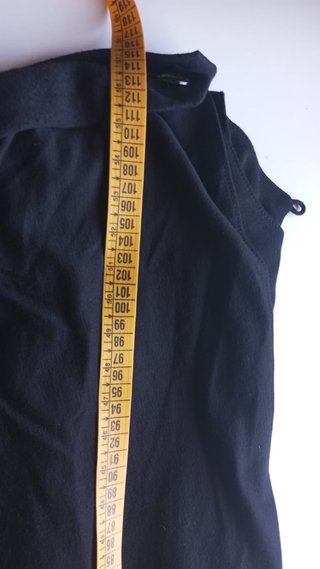 Vestido negro señora vintage.