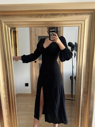 Vestido negro vaporoso Zara