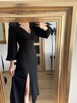Vestido negro vaporoso Zara