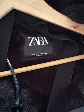 Abrigo Parka Zara Negro con Capucha