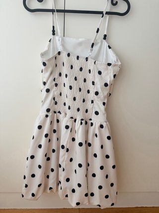 Vestido globo lunares blanco y negro