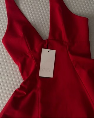 Vestido rojo halter Zara