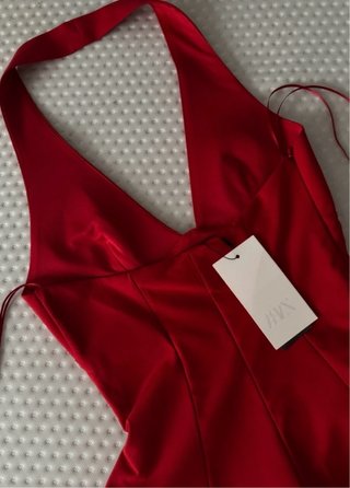 Vestido rojo halter Zara