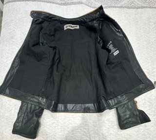 CHAQUETA ORIGINAL YAMAHA DE CUERO NEGRO-AMARILLO