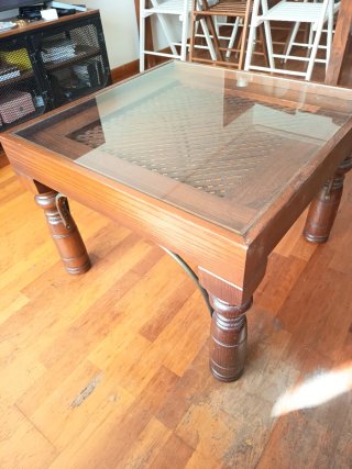 Mesa de centro de madera y cristal